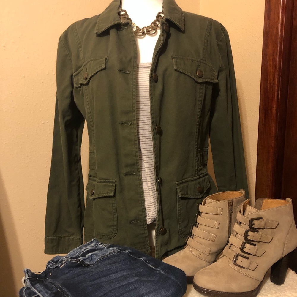 Olive colored jacket, lightweight.